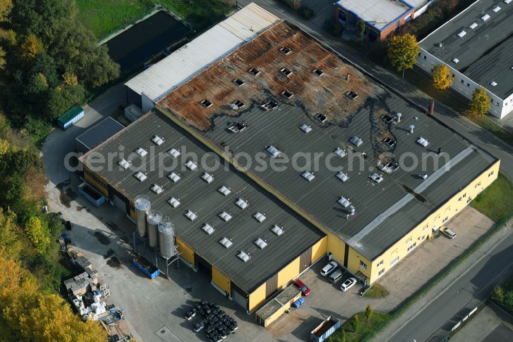 Magdeburg from above - Building and production halls on the premises of Relux KunstA?stoffA?techA?nik GmbH & Co. KG on Suelzborn in the district Suelzegrund in Magdeburg in the state Saxony-Anhalt, Germany