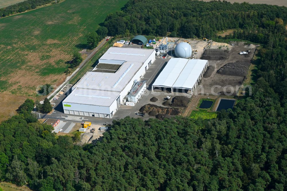 Aerial photograph Mehrow - Buildings and production halls of the factory premises RETERRA Service GmbH Kompostwerk Trappenfelde on the street Am Walde in Mehrow in the federal state of Brandenburg, Germany