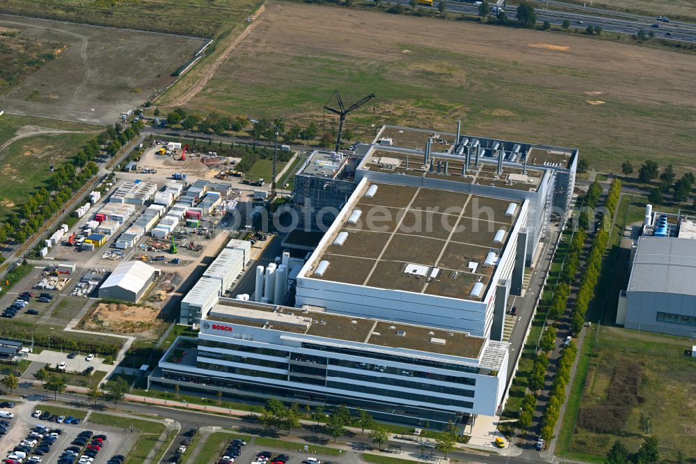 Dresden from the bird's eye view: Factory premises lab, Semiconductor Fabrication Plant of Robert Bosch Semiconductor Manufacturing Dresden GmbH in the district Hellerau in Dresden in the state Saxony, Germany