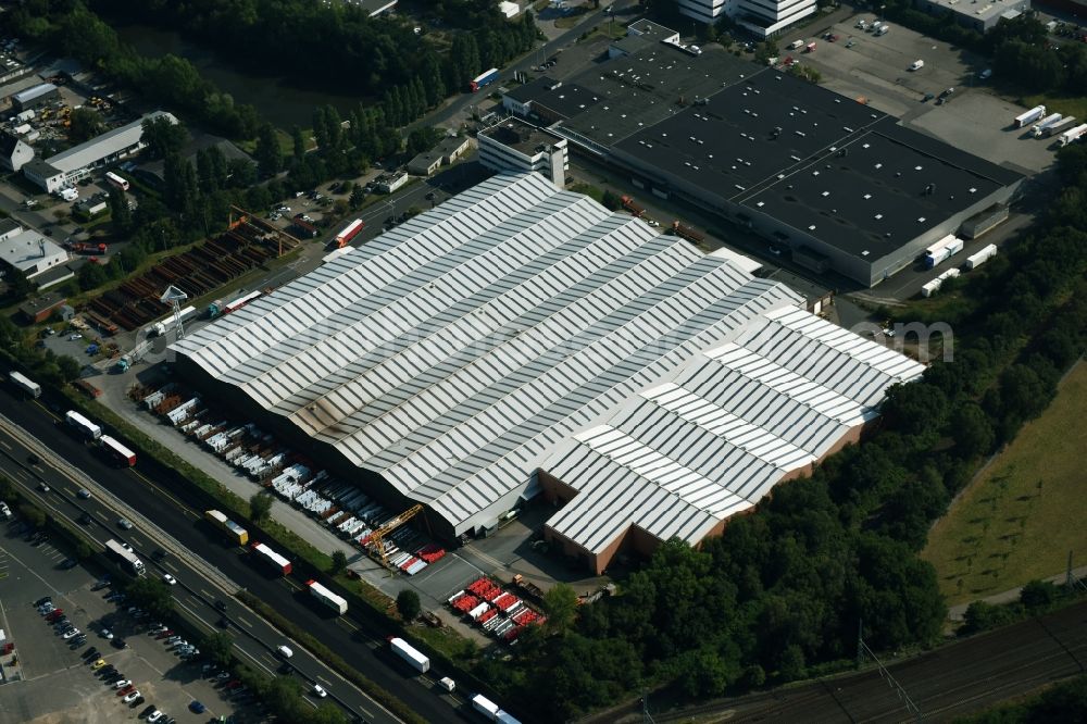 Aerial image Hannover - Building and production halls on the premises of Salzgitter Stahlhandel GmbH on the Wiesenauer Strasse in Hannover in the state Lower Saxony