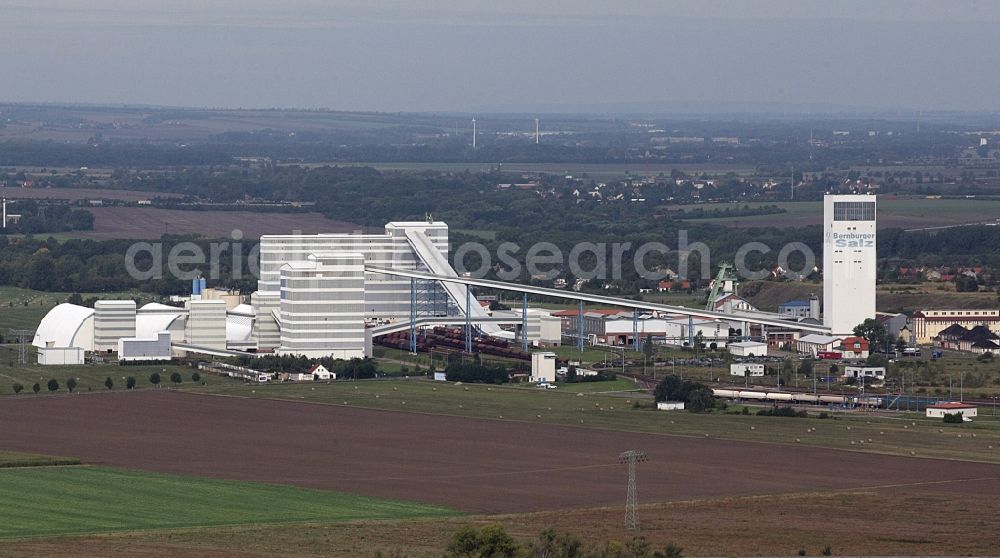 Aerial image Bernburg (Saale) - Building and production halls on the premises of Salzwerk Bernburg Esco on Kustrenaer Weg in Bernburg (Saale) in the state Saxony-Anhalt, Germany