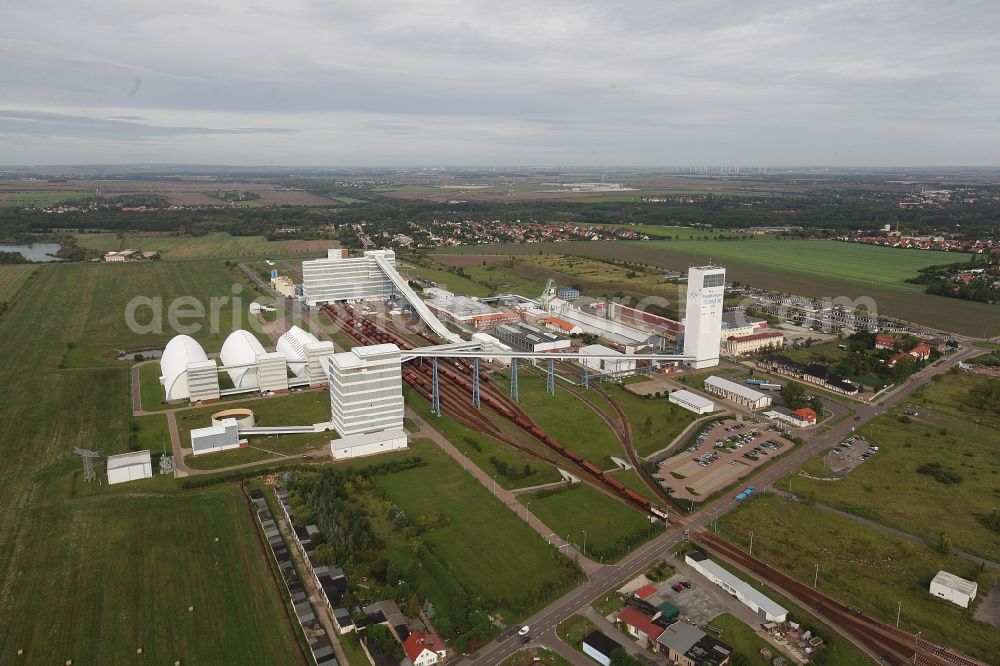 Aerial image Bernburg (Saale) - Building and production halls on the premises of Salzwerk Bernburg Esco on Kustrenaer Weg in Bernburg (Saale) in the state Saxony-Anhalt, Germany