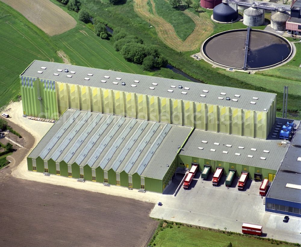 Neustadt from the bird's eye view: Building and production halls on the premises SAUER - Polymertechnik on Halskestrasse in the district Haarbruecken in Neustadt in the state Bavaria, Germany