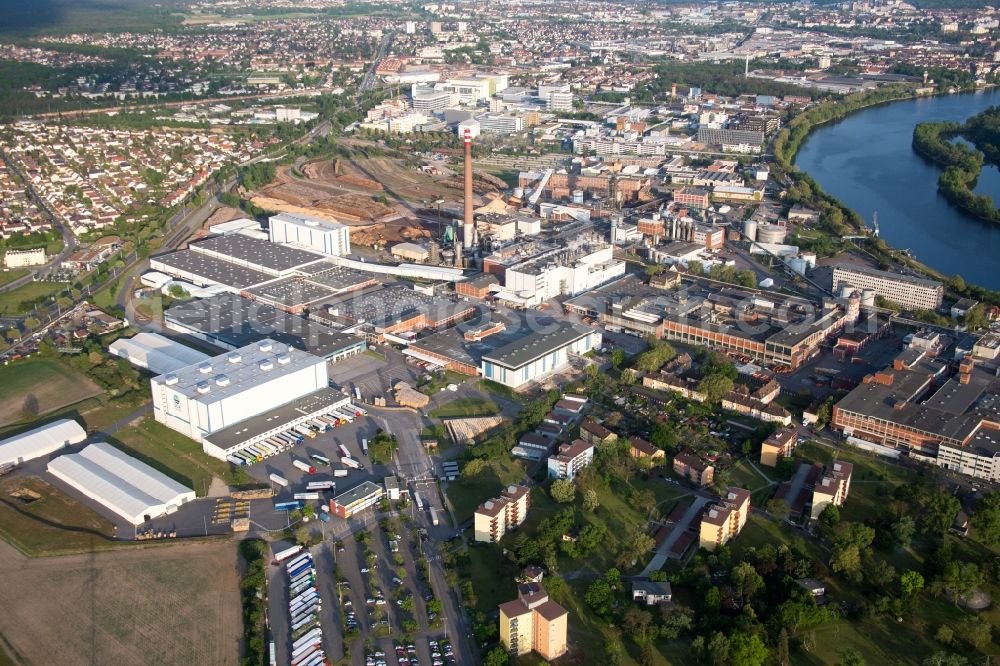 Mannheim from above - Building and production halls on the premises of SCA HYGIENE PRODUCTS GmbH in the district Waldhof in Mannheim in the state Baden-Wuerttemberg, Germany