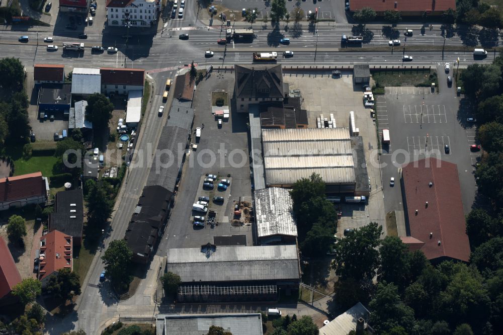 Aerial image Berlin - Building and production halls on the premises of Schilkin GmbH & Co. KG in Alt-Kaulsdorf in the district Kaulsdorf in Berlin