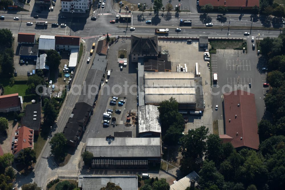 Berlin from above - Building and production halls on the premises of Schilkin GmbH & Co. KG in Alt-Kaulsdorf in the district Kaulsdorf in Berlin