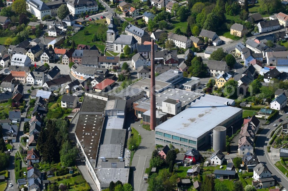 Aerial photograph Stammbach - Building and production halls on the premises of E. Schoepf GmbH & Co KG on Rathausstrasse in Stammbach in the state Bavaria, Germany