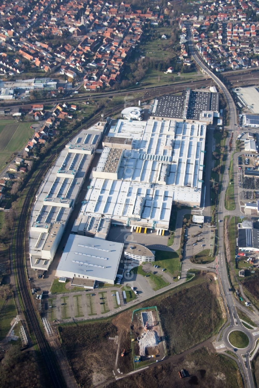 Graben-Neudorf from the bird's eye view: Building and production halls on the premises of SEW-EURODRIVE GmbH & Co KG in Graben-Neudorf in the state Baden-Wuerttemberg, Germany