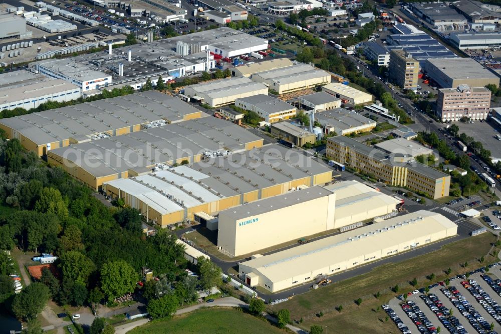 Aerial photograph Frankfurt am Main - Building and production halls on the premises of Siemens AG on Carl-Benz-Strasse in Frankfurt in the state Hesse