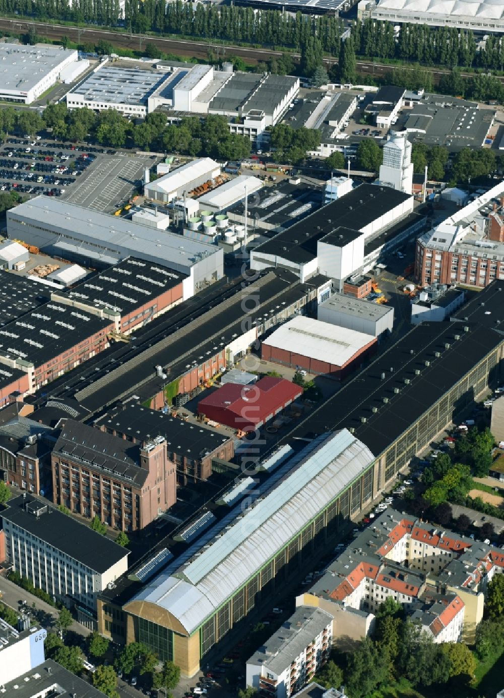 Berlin from the bird's eye view: Building and production halls on the premises of Siemens AG Sector Energy on Huttenstrasse in the district Mitte in Berlin, Germany