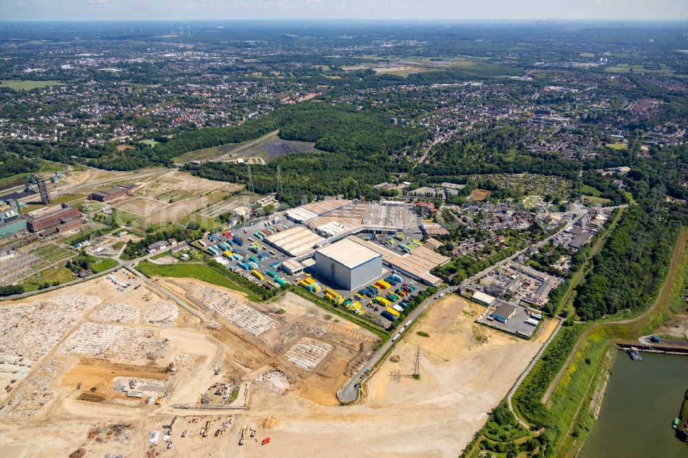 Duisburg from the bird's eye view: Building and production halls on the premises of Sinalco Internat. GmbH & Co.KG on Roemerstrasse in the district Walsum in Duisburg in the state North Rhine-Westphalia, Germany