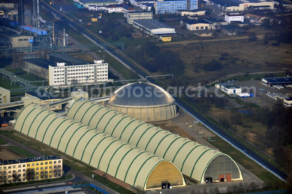 Piesteritz from the bird's eye view: Warehouses on the plant grounds of the SKW Stickstoffwerke Piesteritz GmbH. The company is the largest urea and ammonia producer in Germany