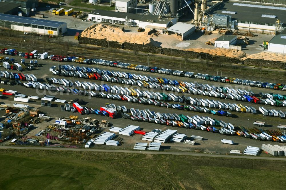 Gotha from above - Buildings and production halls on the factory premises of Spanplattenwerk Gotha GmbH on Heutalsweg in Gotha in the state Thuringia, Germany