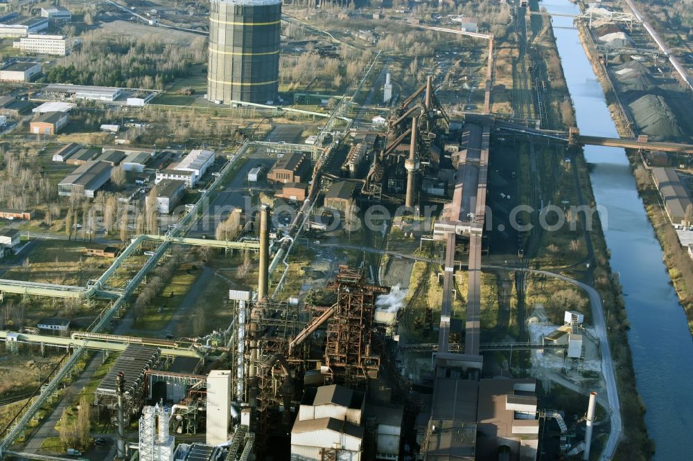 Aerial image Eisenhüttenstadt - Building and production halls on the premises of steelworks ArcelorMittal in Eisenhuettenstadt in the state Brandenburg