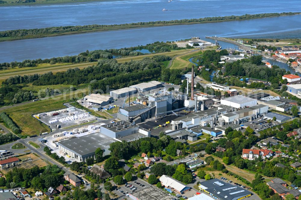 Aerial image Glückstadt - Building and production halls on the premises of Steinbeis Papier GmbH on street Stadtstrasse in the district Am Herzhorner Rhin in Glueckstadt in the state Schleswig-Holstein, Germany