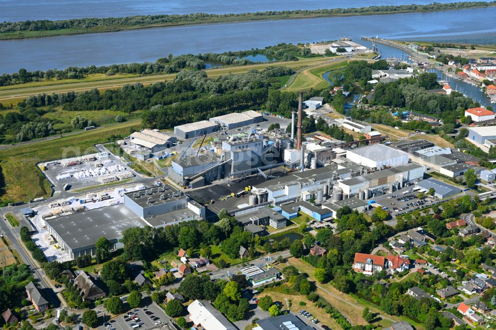 Aerial photograph Glückstadt - Building and production halls on the premises of Steinbeis Papier GmbH on street Stadtstrasse in the district Am Herzhorner Rhin in Glueckstadt in the state Schleswig-Holstein, Germany