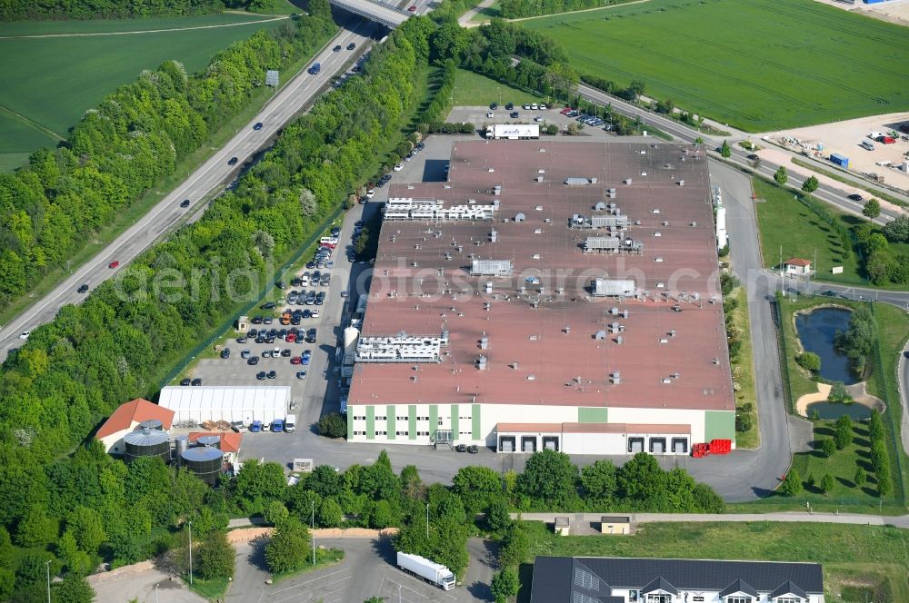 Aerial image Gau-Bickelheim - Building and production halls on the premises of Sutter GmbH on Rheinhessenblick in Gau-Bickelheim in the state Rhineland-Palatinate, Germany