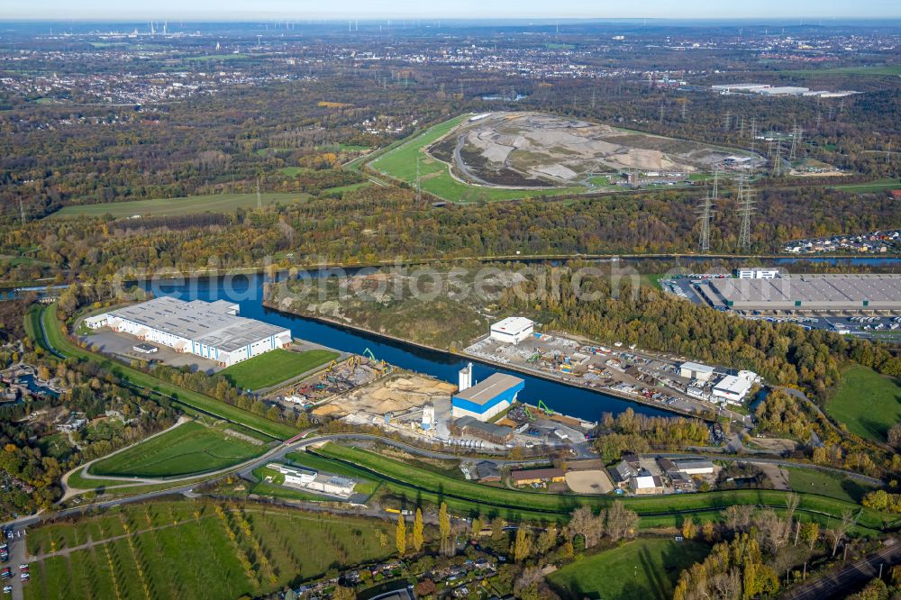 Gelsenkirchen from the bird's eye view: Building and production halls on the premises of Tata Steel Ltd. on street Grimbergstrasse in Gelsenkirchen at Ruhrgebiet in the state North Rhine-Westphalia, Germany