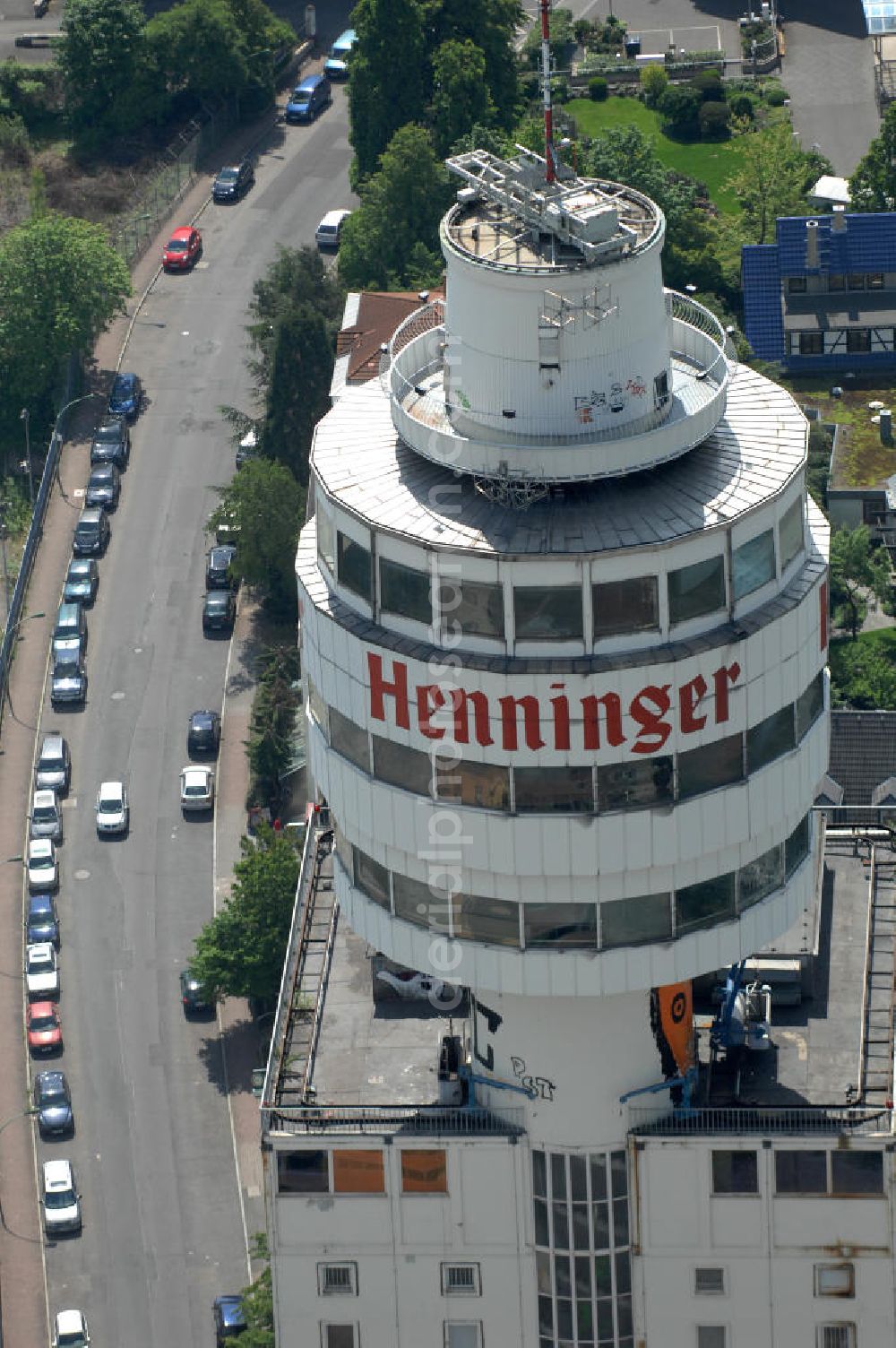 Frankfurt am Main from above - Blick auf den Turm und das Werksgelände der Henninger Brauerei an der Darmstädter Landstraße 185 in 60598 Frankfurt - Sachsenhausen. View of the tower and the site of the Henninger brewery Frankfurt - Sachsenhausen.