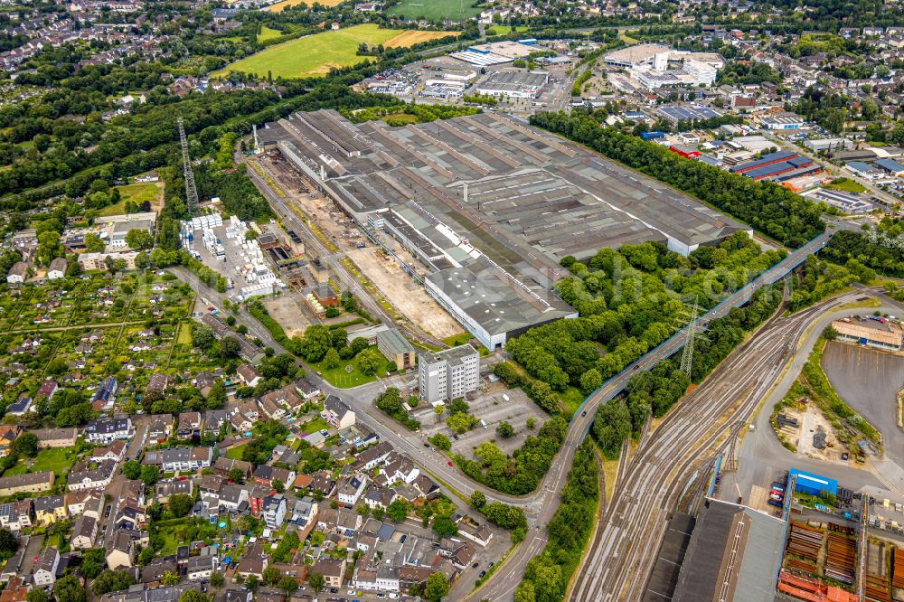 Mülheim an der Ruhr from above - Building and production halls on the premises Vallourec Deutschland GmbH on the Fritz Thysssen street in Muelheim on the Ruhr at Ruhrgebiet in the state North Rhine-Westphalia, Germany