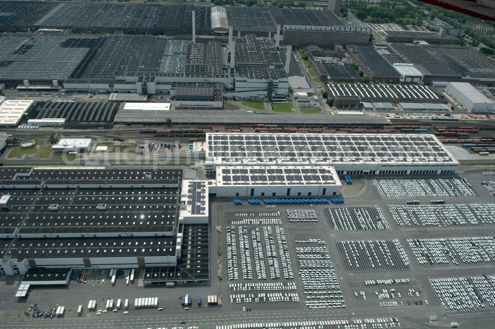 Aerial image Wolfsburg - Blick auf das VW - Werksgelände der Volkswagen - Werke in Wolfsburg. Die Volkswagen AG, abgekürzt VW AG, mit Sitz in Wolfsburg, ist die Muttergesellschaft des Volkswagen-Konzerns und der größte Automobilhersteller Europas. View of the VW - Volkswagen factory premises - Works in Wolfsburg. Volkswagen AG, abbreviated VW AG, headquartered in Wolfsburg, is the parent company of the Volkswagen group and the largest car manufacturer in Europe.