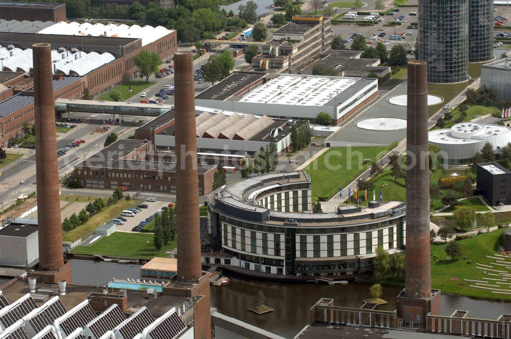 Wolfsburg from the bird's eye view: Blick auf das VW - Werksgelände der Volkswagen - Werke in Wolfsburg. Die Volkswagen AG, abgekürzt VW AG, mit Sitz in Wolfsburg, ist die Muttergesellschaft des Volkswagen-Konzerns und der größte Automobilhersteller Europas. View of the VW - Volkswagen factory premises - Works in Wolfsburg. Volkswagen AG, abbreviated VW AG, headquartered in Wolfsburg, is the parent company of the Volkswagen group and the largest car manufacturer in Europe.