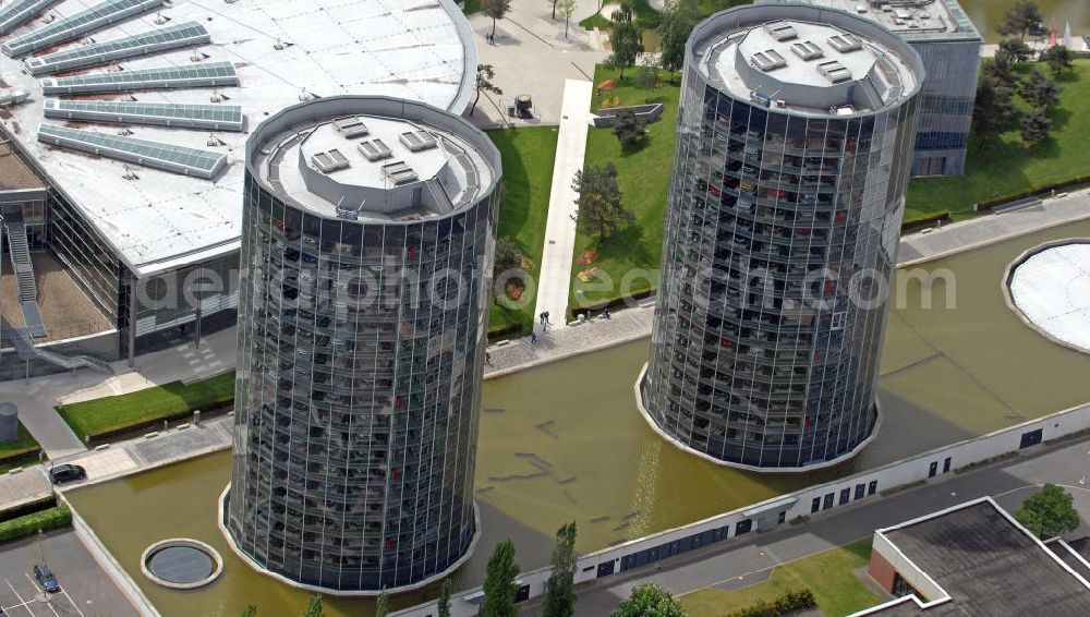 Wolfsburg from above - Blick auf das VW - Werksgelände der Volkswagen - Werke in Wolfsburg. Die Volkswagen AG, abgekürzt VW AG, mit Sitz in Wolfsburg, ist die Muttergesellschaft des Volkswagen-Konzerns und der größte Automobilhersteller Europas. View of the VW - Volkswagen factory premises - Works in Wolfsburg. Volkswagen AG, abbreviated VW AG, headquartered in Wolfsburg, is the parent company of the Volkswagen group and the largest car manufacturer in Europe.