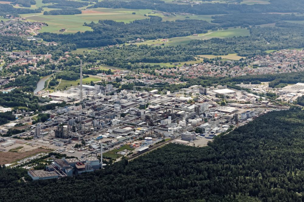 Aerial photograph Burgkirchen an der Alz - Building and production halls on the premises of the chemical manufacturers Dyneon in Burgkirchen an der Alz in the state Bavaria