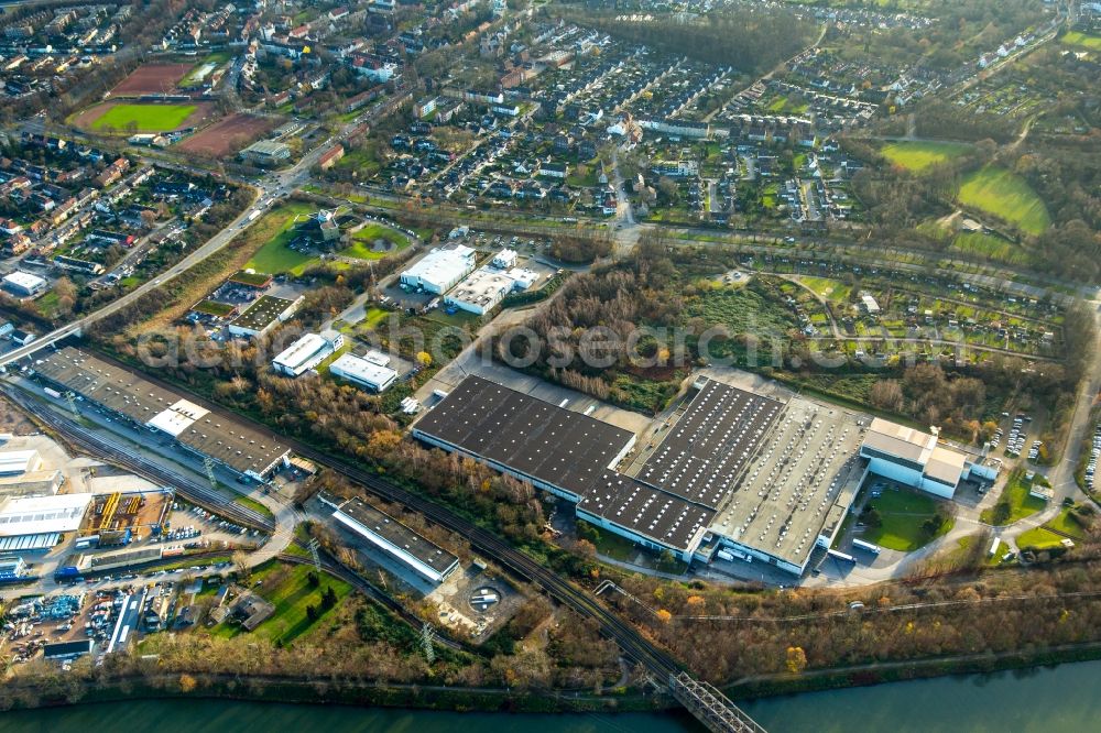 Gelsenkirchen from above - Building and production halls on the premises of the Wellpappe Gelsenkirchen in Gelsenkirchen in the state North Rhine-Westphalia