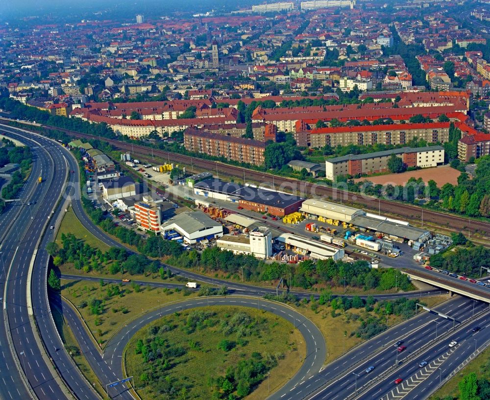 Aerial photograph Berlin - Building and production halls on the premises on Werdauer Weg in the district Schoeneberg in Berlin, Germany