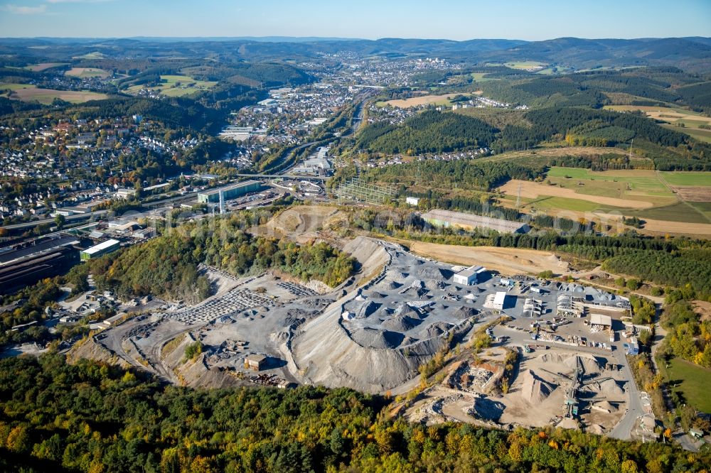 Aerial image Siegen - Building and production halls on the premises of the Wertstoffzentrum Siegerland at the Haardter-Berg-street in Siegen in the state North Rhine-Westphalia