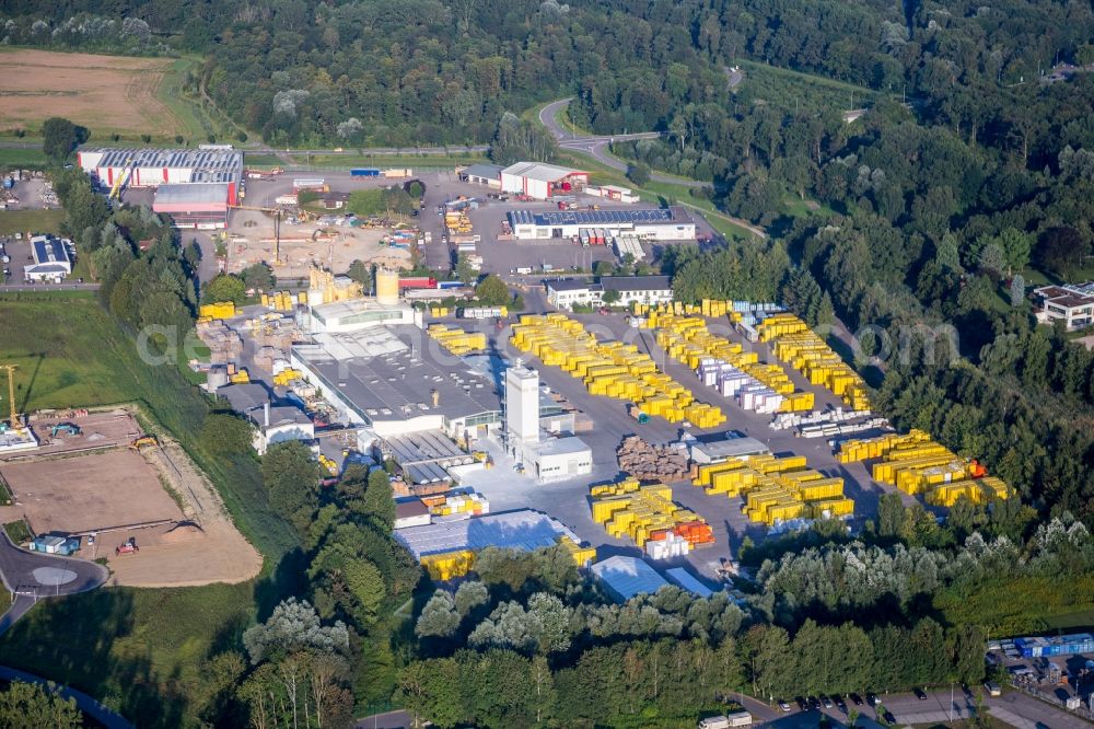 Aerial photograph Rheinau - Building and production halls on the premises of Xella Deutschland GmbH in the district Freistett in Rheinau in the state Baden-Wuerttemberg, Germany