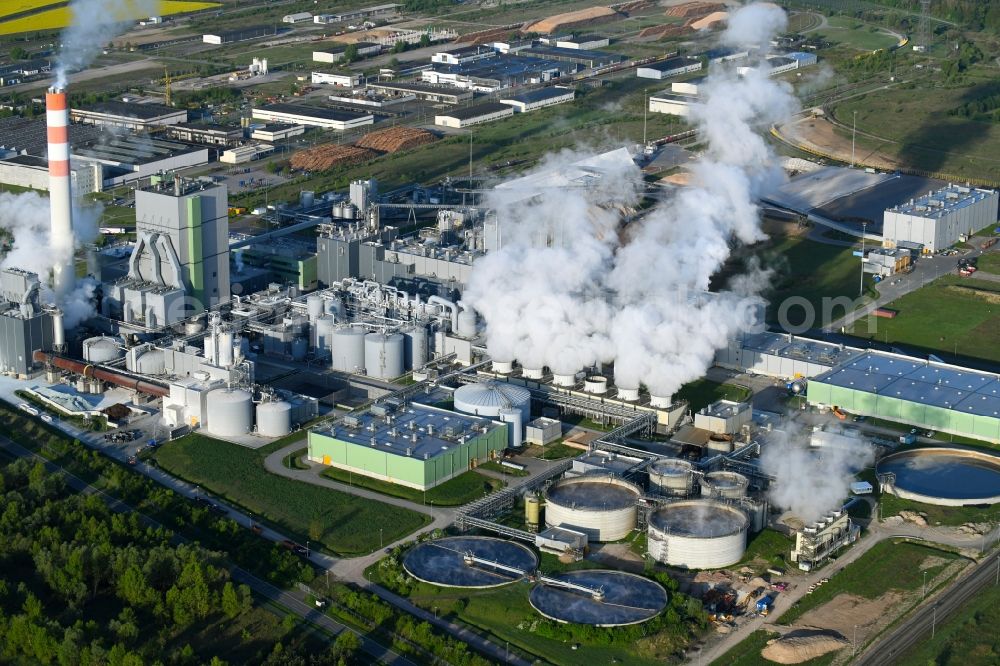 Arneburg from above - Building and production halls on the premises of Zellstoff Stendal GmbH in Industriegebiet Industrie- and Gewerbepark Altmark in Arneburg in the state Saxony-Anhalt, Germany