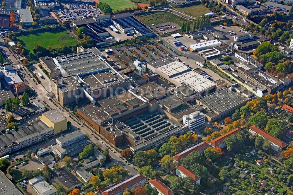 Berlin from above - Building and production halls on the premises of Zigarettenfabrik Philip Morris Manufacturing GmbH on Neukoellnische Allee in the district Neukoelln in Berlin, Germany