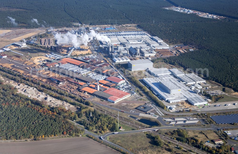 Aerial photograph Baruth/Mark - Buildings and production halls on the factory premises for wood processing of Binder Beteiligungs AG in Baruth/Mark in the state of Brandenburg, Germany