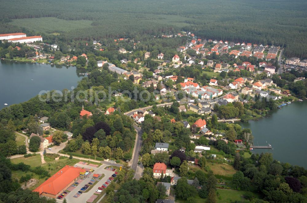 Grünheide from above - Blick auf die Karl-Marx-Straße in Grünheide. Links ist der Werlsee, rechts der Peetzsee.