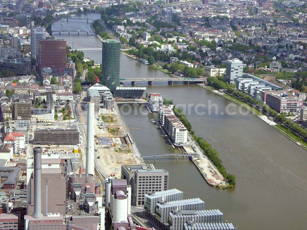 Frankfurt - Main / Hessen from above - Blick auf den Westhafen in Frankfurt/ Main. Im Vordergrund ist das Elektrizitätswerk und im Hintergrund ist der Westhafen Tower zu sehen. Das Elektrizitätswerk wird betrieben von der : Mainova AG, Solmsstraße 38, 60623 Frankfurt am Main Tel.: 069/ 213-02 Fax.: 069 /213-81122