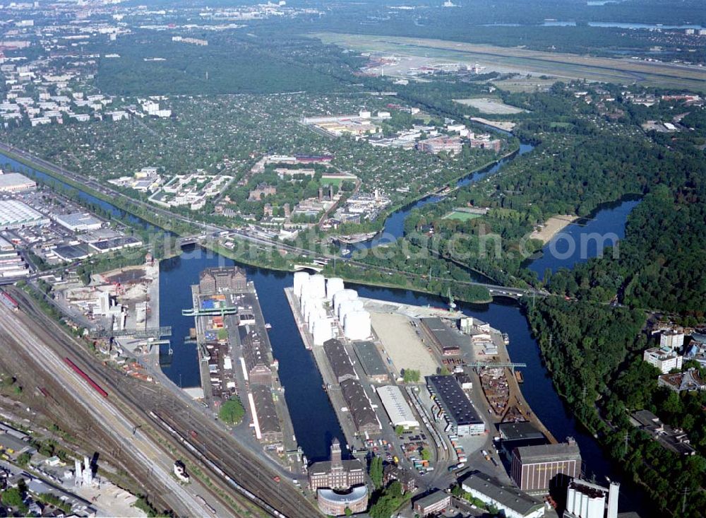 Berlin from the bird's eye view: Westhafen der BEHALA in Berlin