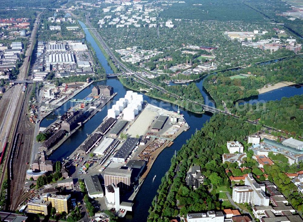 Berlin from above - Westhafen der BEHALA in Berlin