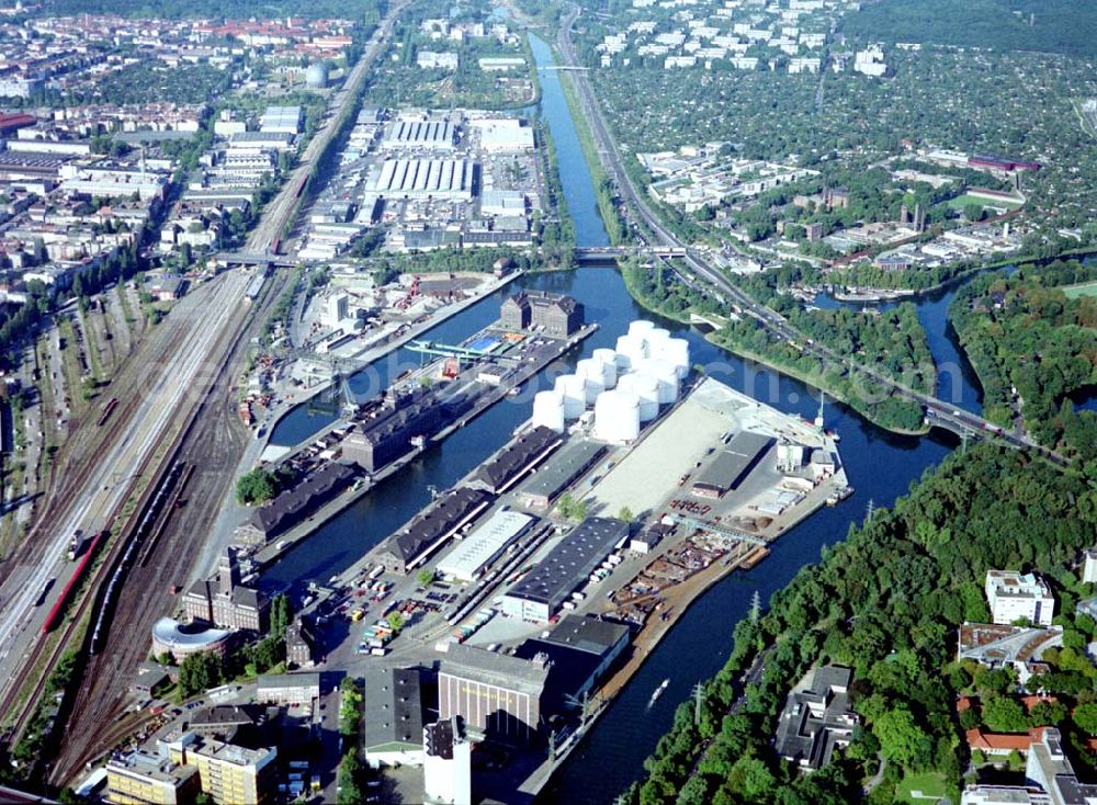 Berlin from the bird's eye view: Westhafen der BEHALA in Berlin