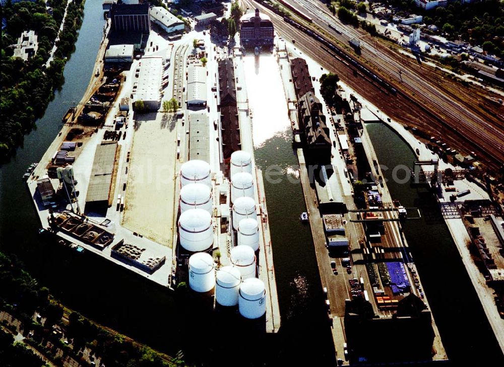 Berlin from the bird's eye view: Westhafen der BEHALA in Berlin