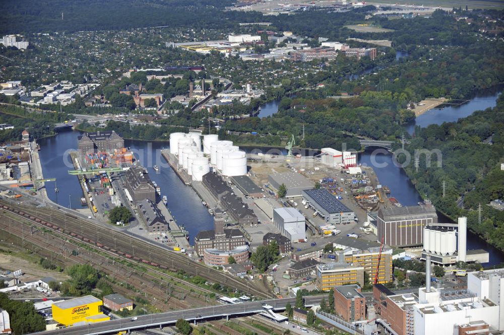 Aerial image Berlin - Sicht auf den Westhafen in Berlin-Mitte. Der Westhafen ist mit 430.000 qm der größte Hafen Berlins und ein bedeutender Umschlag- und Lagerplatz für die Binnenschifffahrt. View to the Westhafen in Berlin-Mitte. The habour is with 430.000 square kilometres an important collecting point and storage area for the domestic shipping.