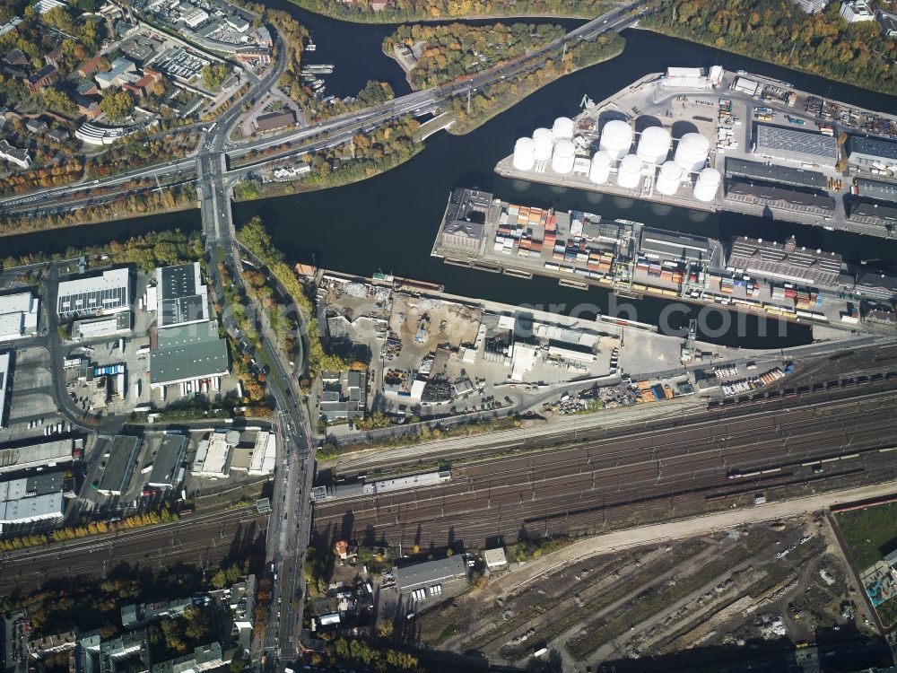Aerial photograph Berlin - View of the Westhafen in Berlin in Mitte in the district Moabit