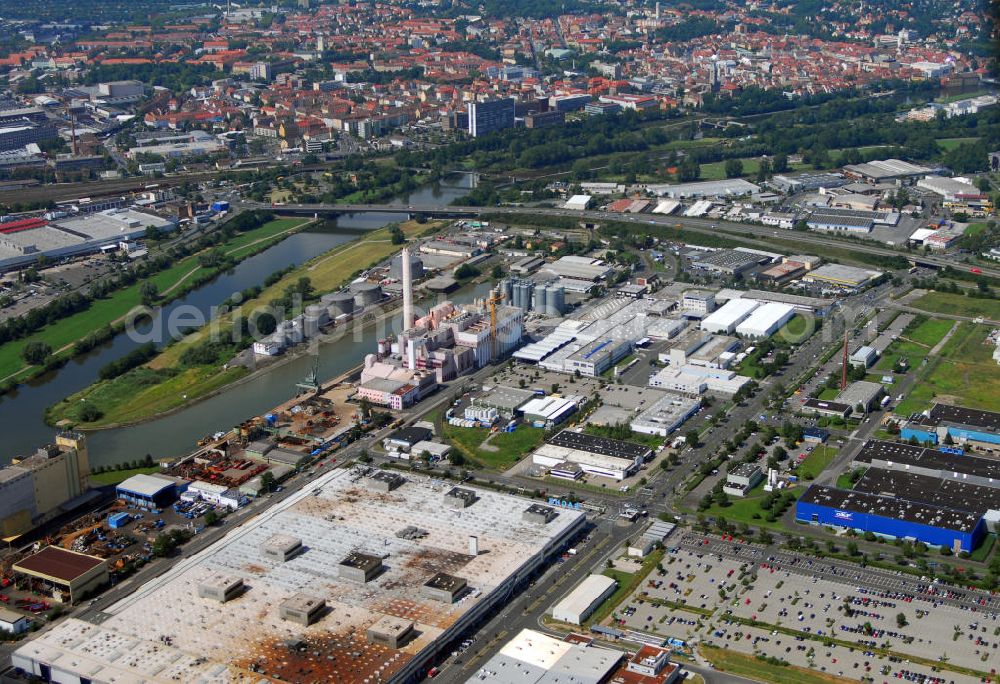 SCHWEINFURT from the bird's eye view: Blick auf den Westhafen am Main in Schweinfurt. Kontakt Hafen: Stadtwerke Schweinfurt GmbH, Hafenstrasse 2, 97424 Schweinfurt, Tel. 09721 931-433, Fax 09721 931-560, E-Mail: j.karl@stadtwerke-sw.de,