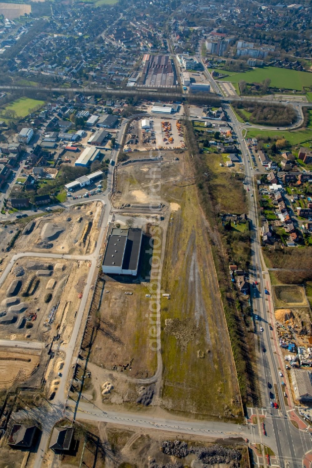 Aerial photograph Neukirchen-Vluyn - Western part of the former coal mine Niederberg in Neukirchen-Vluyn in the state of North Rhine-Westphalia