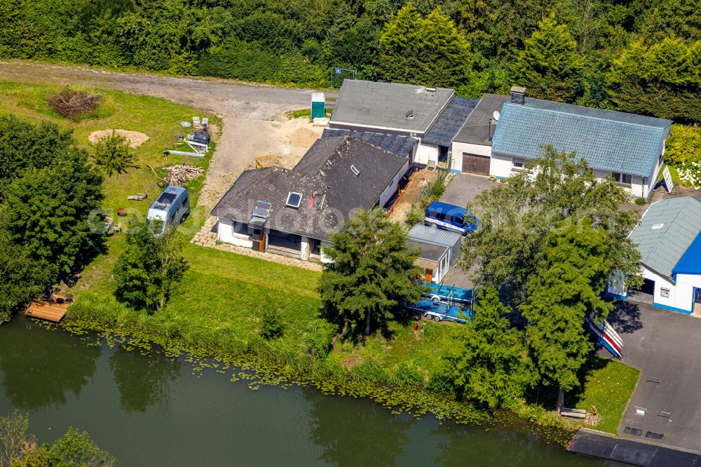 Aerial image Hamm - View of the Western part of the Lippeauen and Lippewiesen area on the riverbanks of Lippe and Datteln-Hamm- Canal in the North of the town of Hamm in the state of North Rhine-Westphalia. Tennis courts and a rowing club are located here