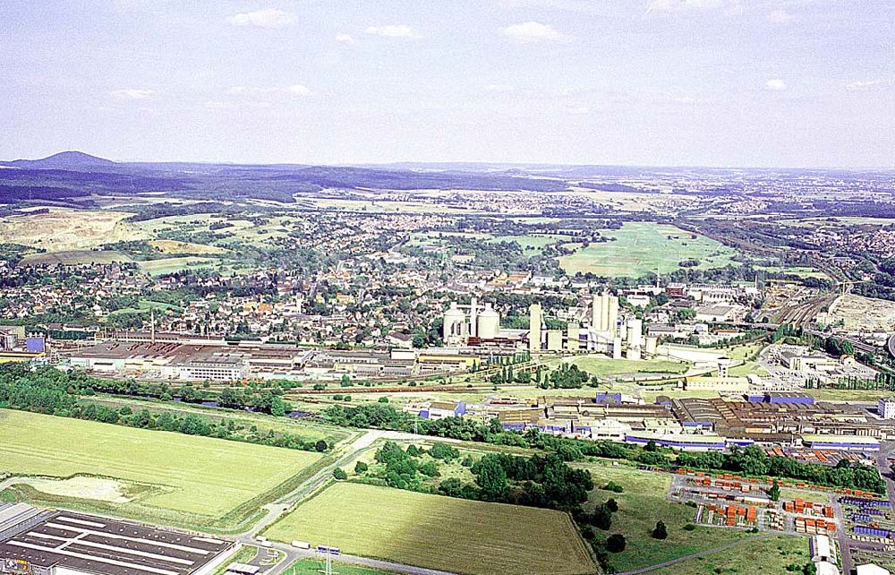 Wetzlar / Hessen from the bird's eye view: Wetzlar / Hessen Blick auf das Stadtzentrum von Wetzlar und die Buderus-Werke Adresse: Buderus Heiztechnik GmbH Sophienstr. 30 -32 35576 Wetzlar Tel.: (06441) 418-0 03.09.2003