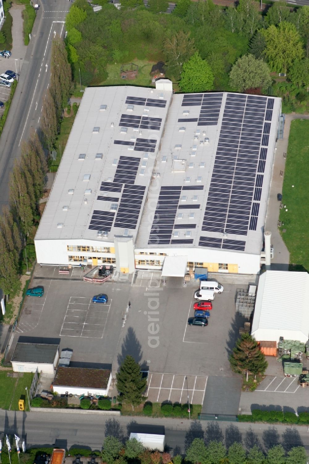 Aerial image Mainz - Warehouse of WfB manufacturing and service workshops for disabled people Mainz gGmbH in the industrial area at the Robert - Koch - street in Mainz in Rhineland-Palatinate