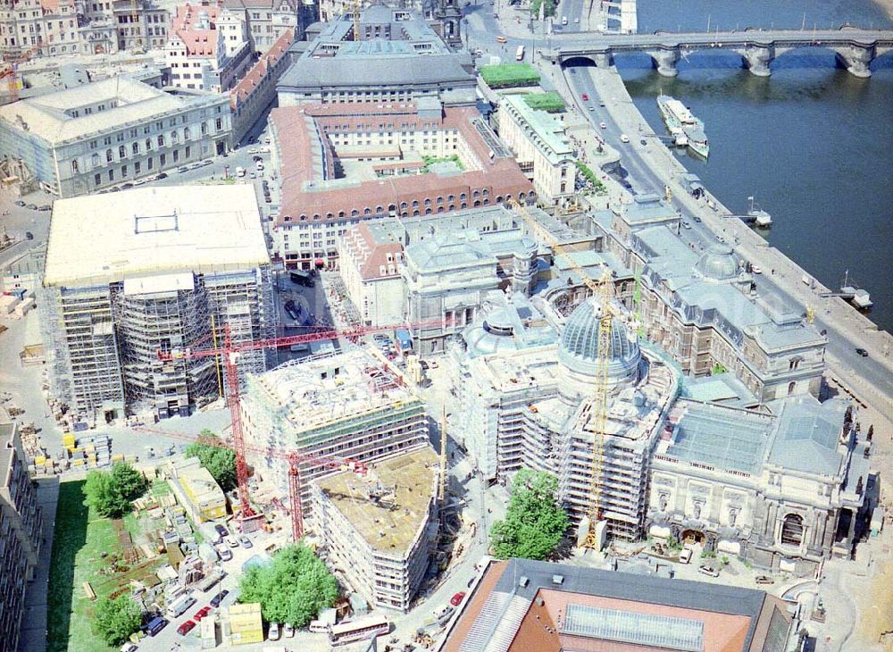 Aerial photograph Dresden / Sachs. - Wiederaufbau der Dresdner Frauenkirche in der Altstadt von Dresden.