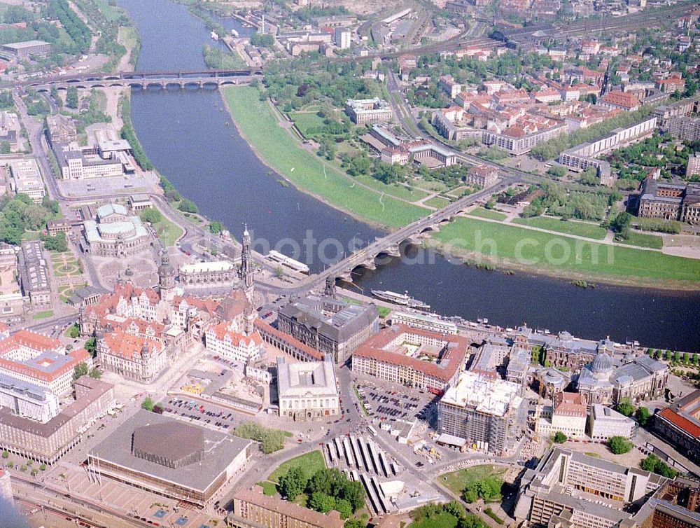 Dresden from above - Wiederaufbau der Dresdner Frauenkirche und des Stadtschlosses.